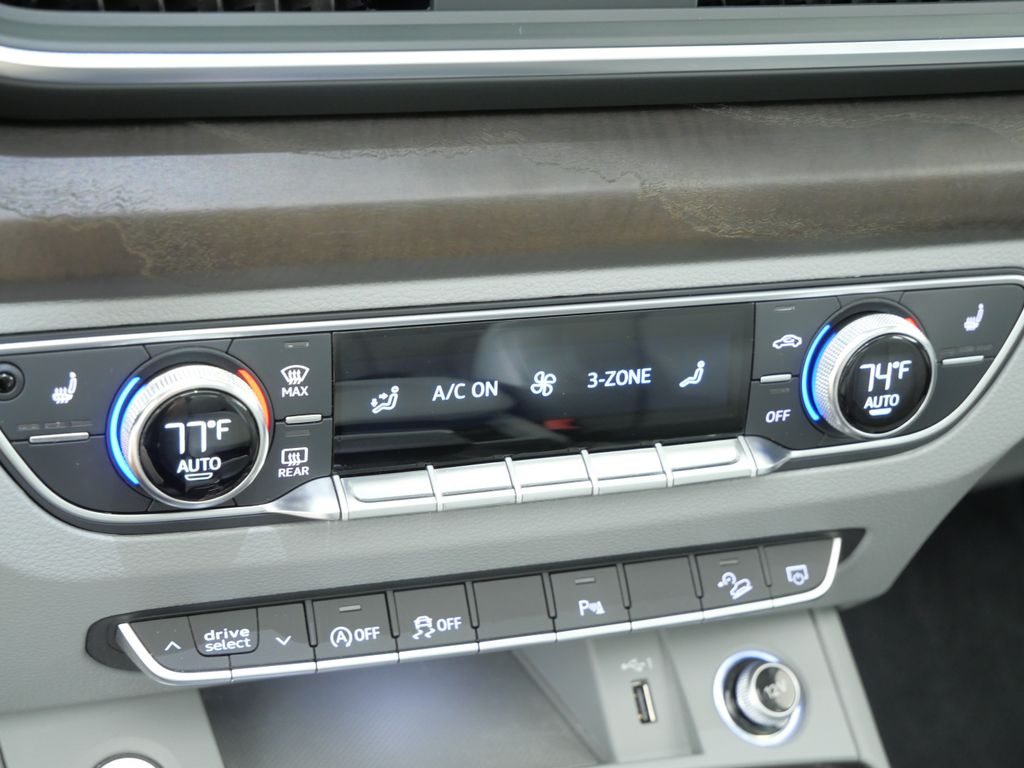 Thumbnail: 2020 Audi Q5 - 44