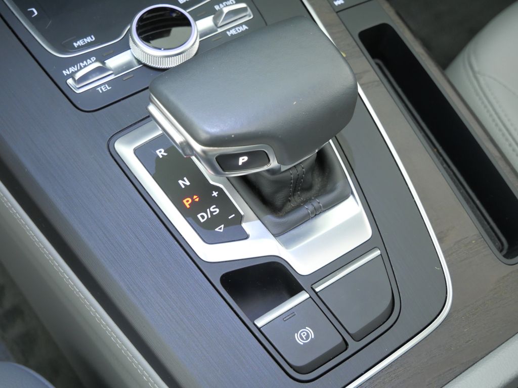 Thumbnail: 2020 Audi Q5 - 46