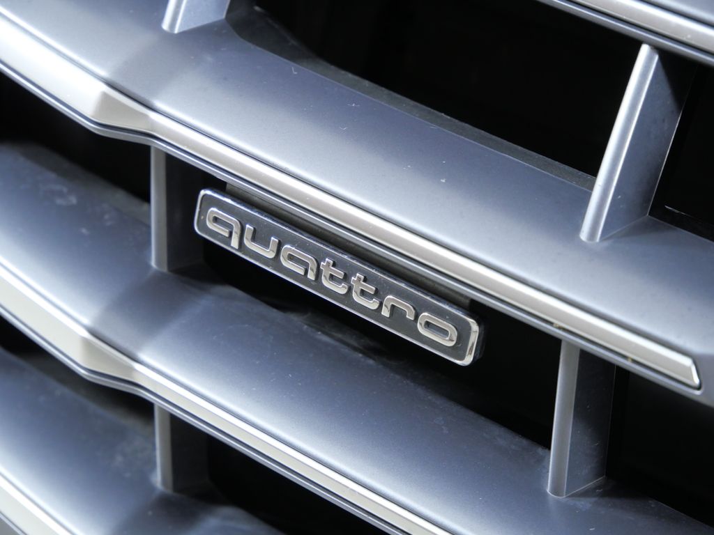 Thumbnail: 2020 Audi Q5 - 17
