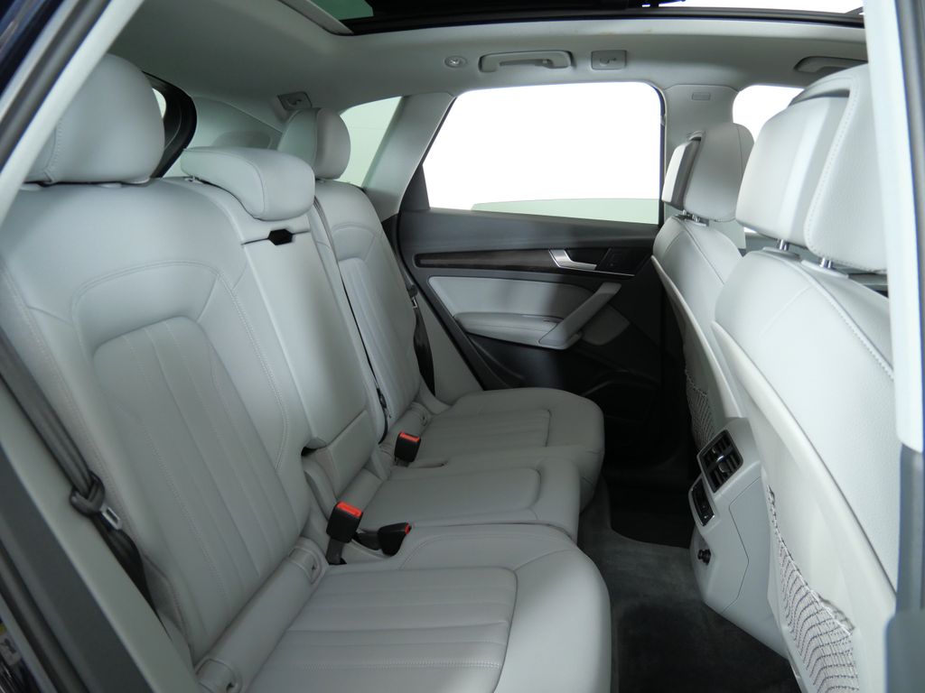 Thumbnail: 2020 Audi Q5 - 31