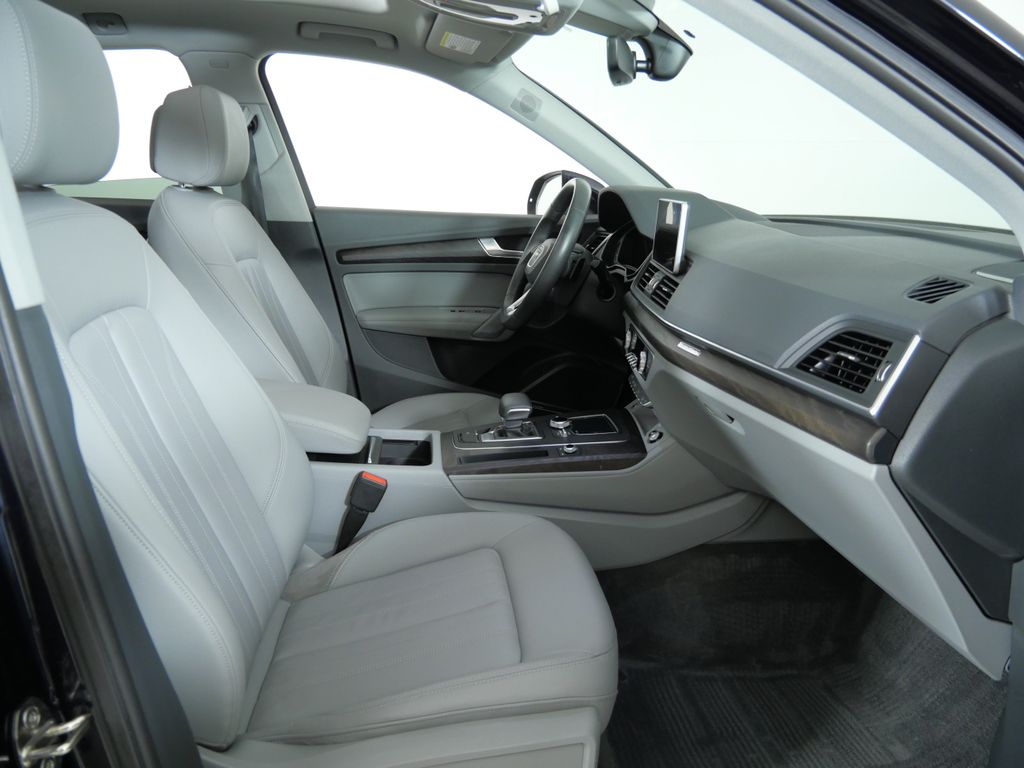 Thumbnail: 2020 Audi Q5 - 9