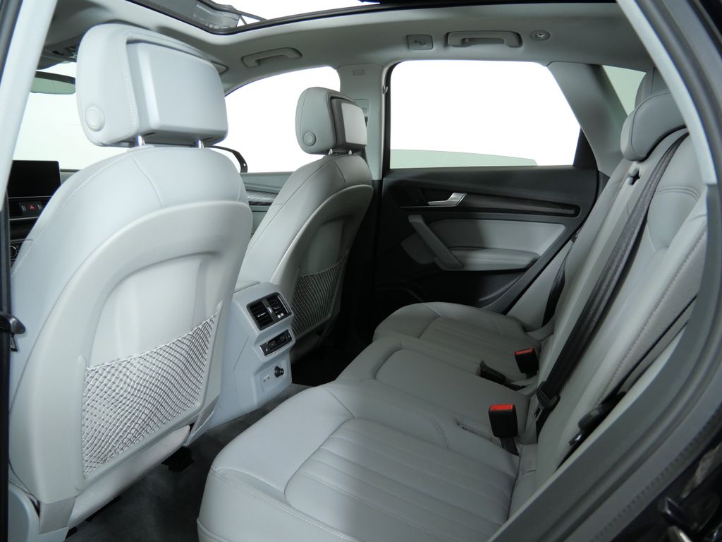 Thumbnail: 2020 Audi Q5 - 33