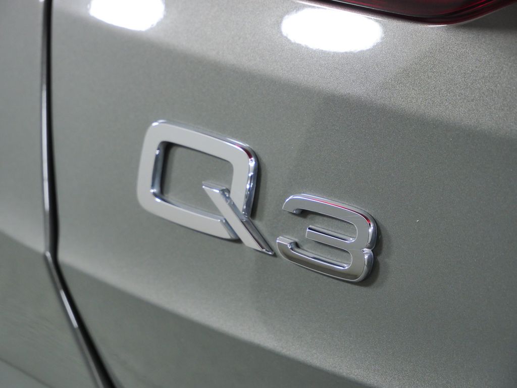 Thumbnail: 2024 Audi Q3 - 24