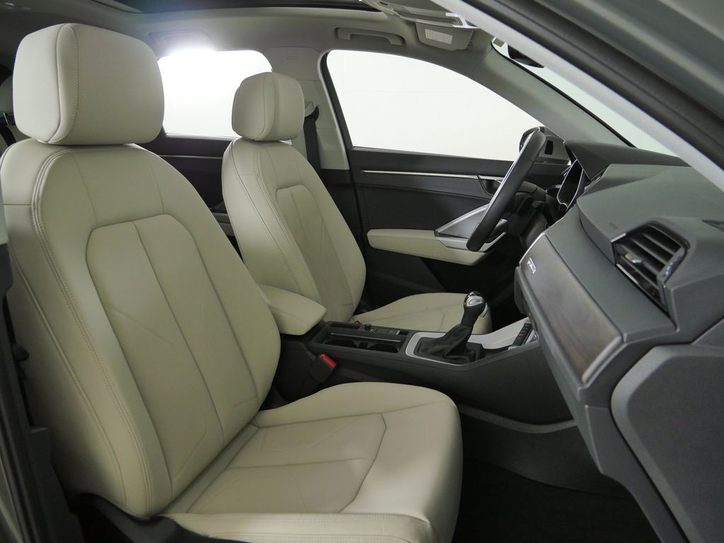 Thumbnail: 2024 Audi Q3 - 10