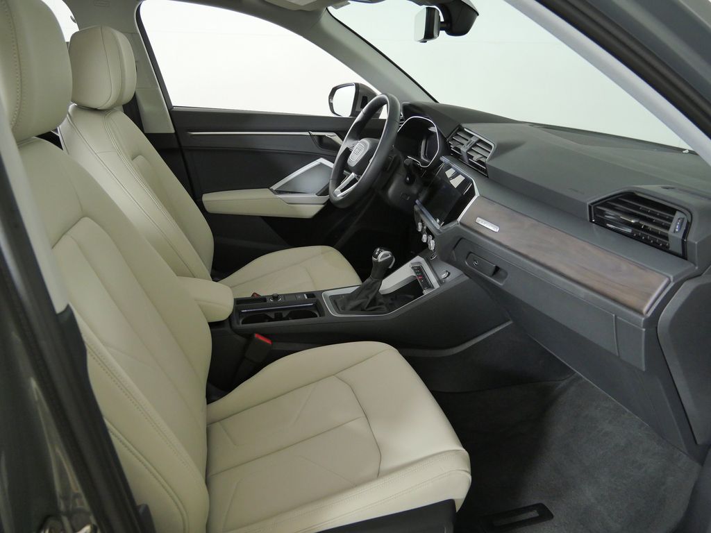 Thumbnail: 2024 Audi Q3 - 9