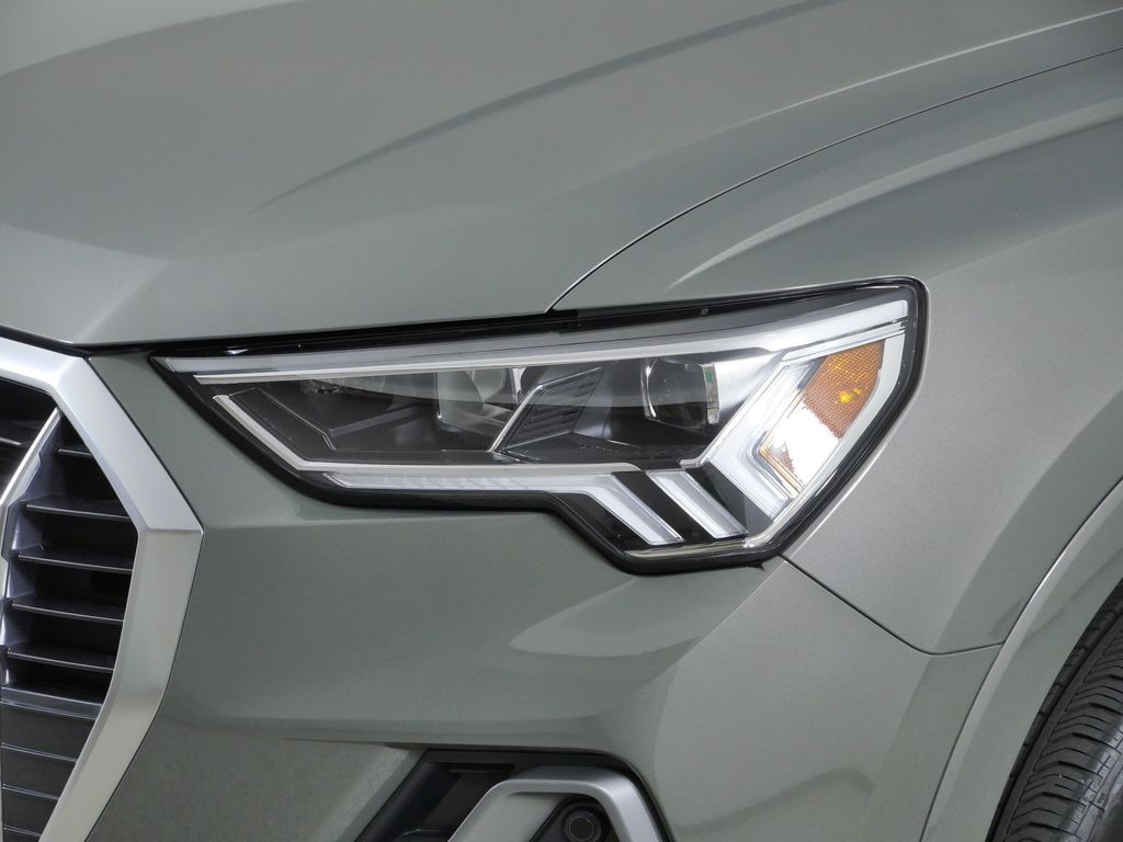 Thumbnail: 2024 Audi Q3 - 18