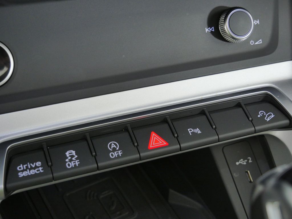 Thumbnail: 2024 Audi Q3 - 49
