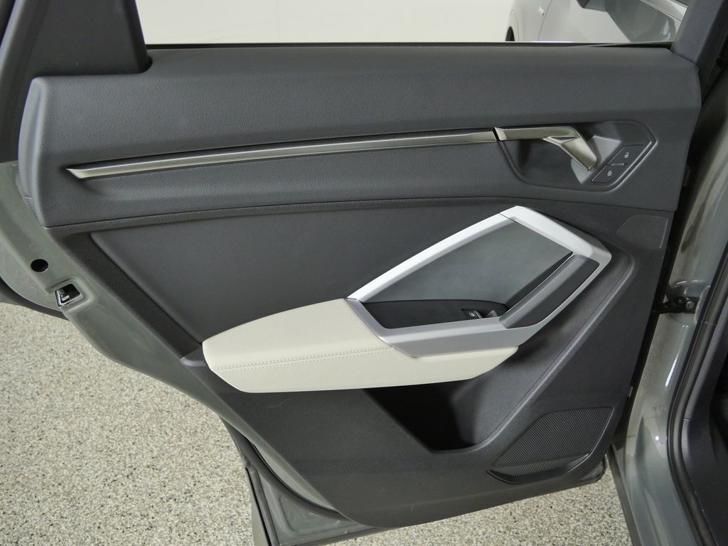 Thumbnail: 2024 Audi Q3 - 34