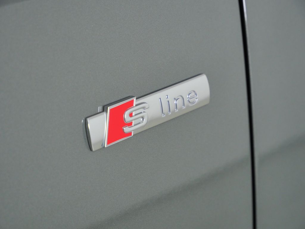 Thumbnail: 2024 Audi Q3 - 7