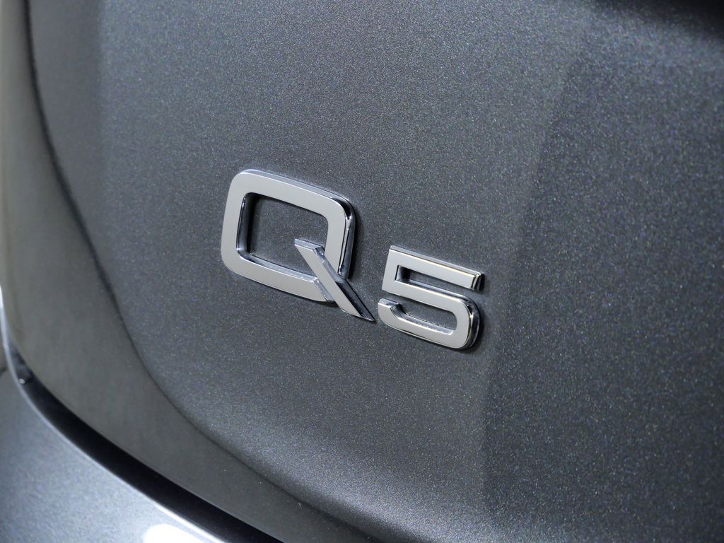 Thumbnail: 2023 Audi Q5 - 23