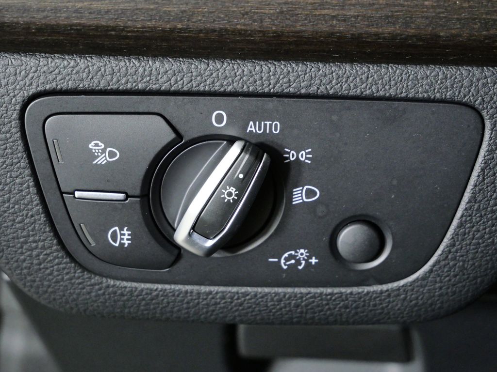 Thumbnail: 2023 Audi Q5 - 42