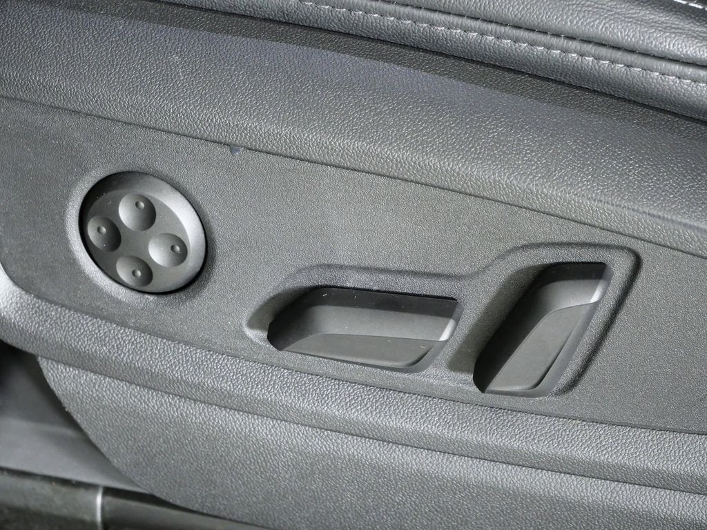 Thumbnail: 2023 Audi Q5 - 41