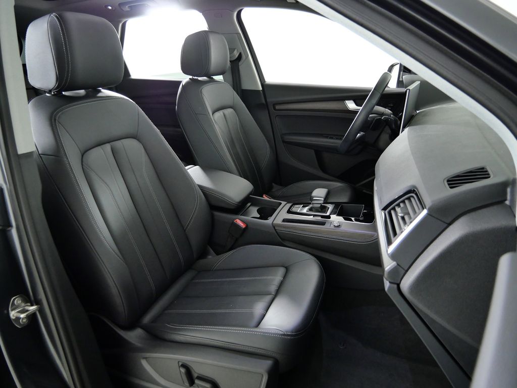 Thumbnail: 2023 Audi Q5 - 10