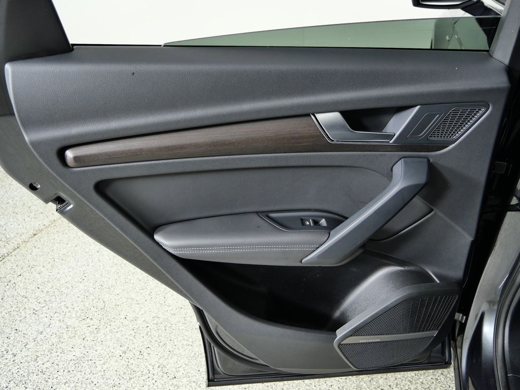 Thumbnail: 2023 Audi Q5 - 32