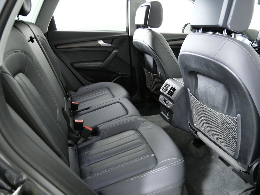 Thumbnail: 2023 Audi Q5 - 11