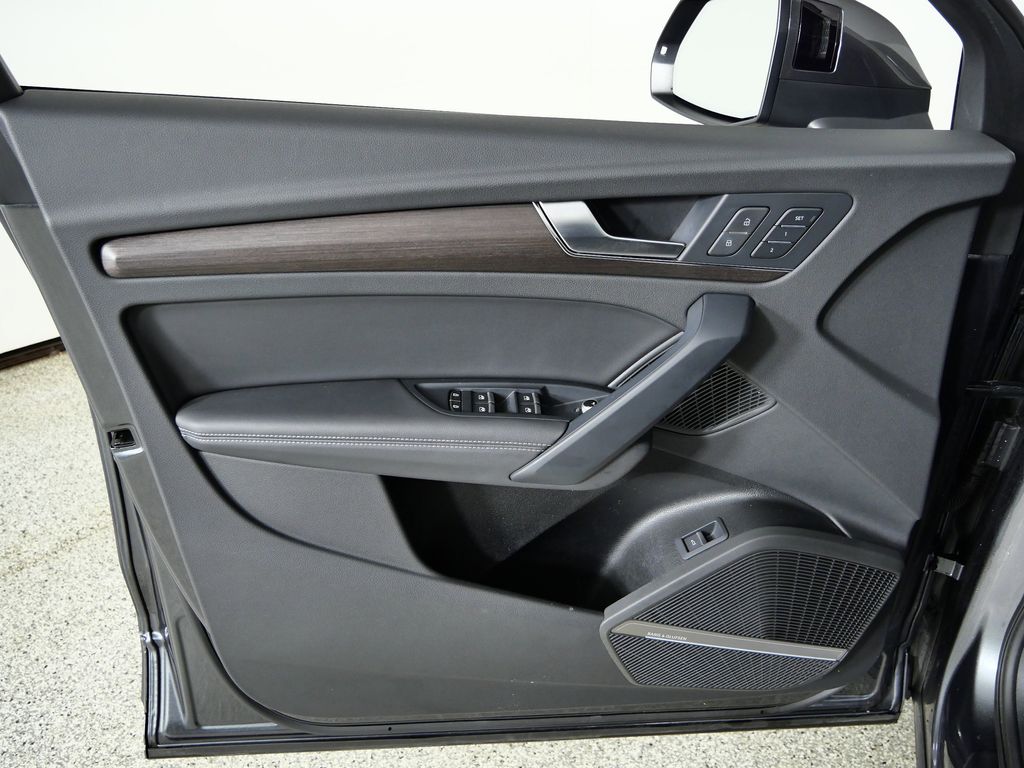 Thumbnail: 2023 Audi Q5 - 35