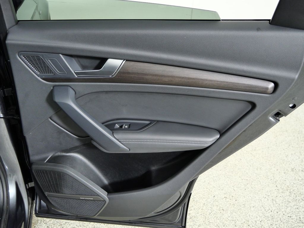 Thumbnail: 2023 Audi Q5 - 30