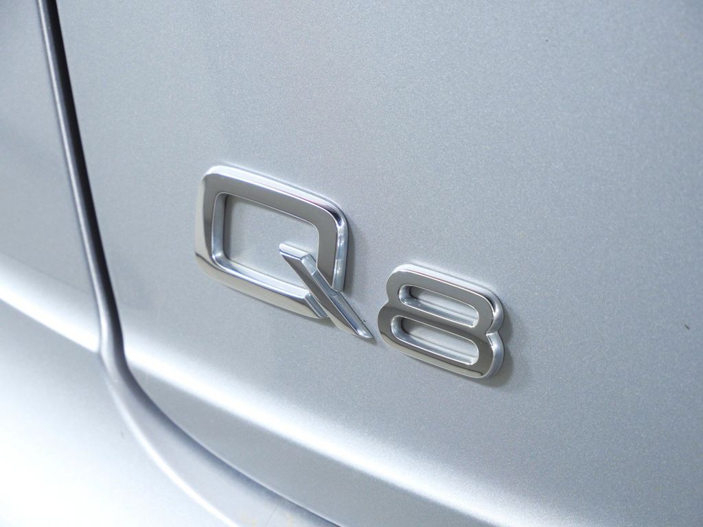 Thumbnail: 2022 Audi Q8 - 24