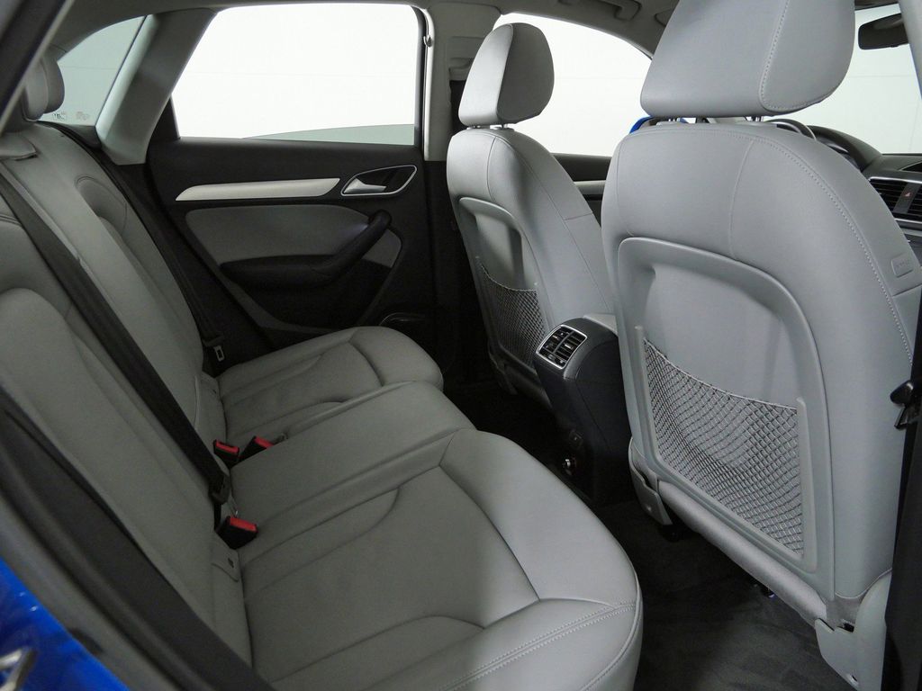 Thumbnail: 2017 Audi Q3 - 11