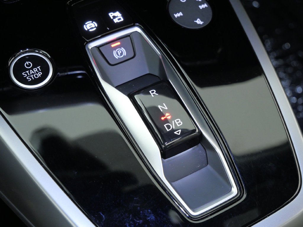 Thumbnail: 2024 Audi Q4 e-tron - 12