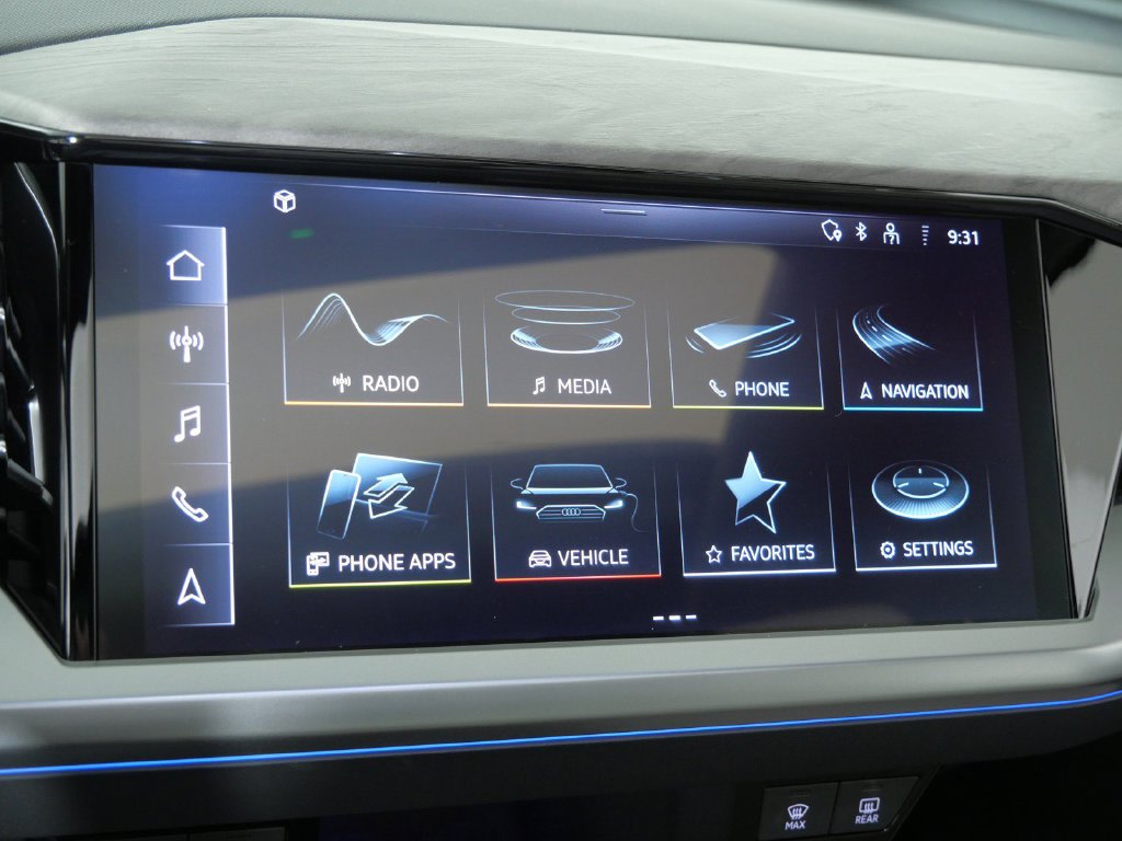 Thumbnail: 2024 Audi Q4 e-tron - 11