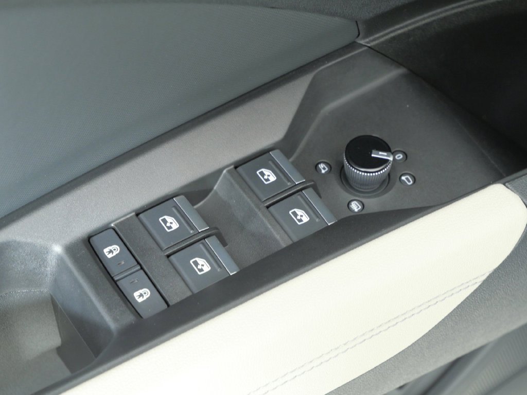 Thumbnail: 2024 Audi Q4 e-tron - 39
