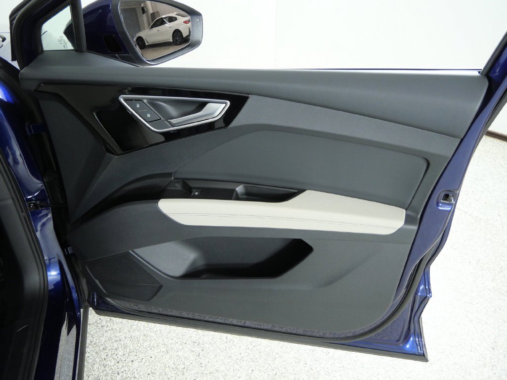 Thumbnail: 2024 Audi Q4 e-tron - 27