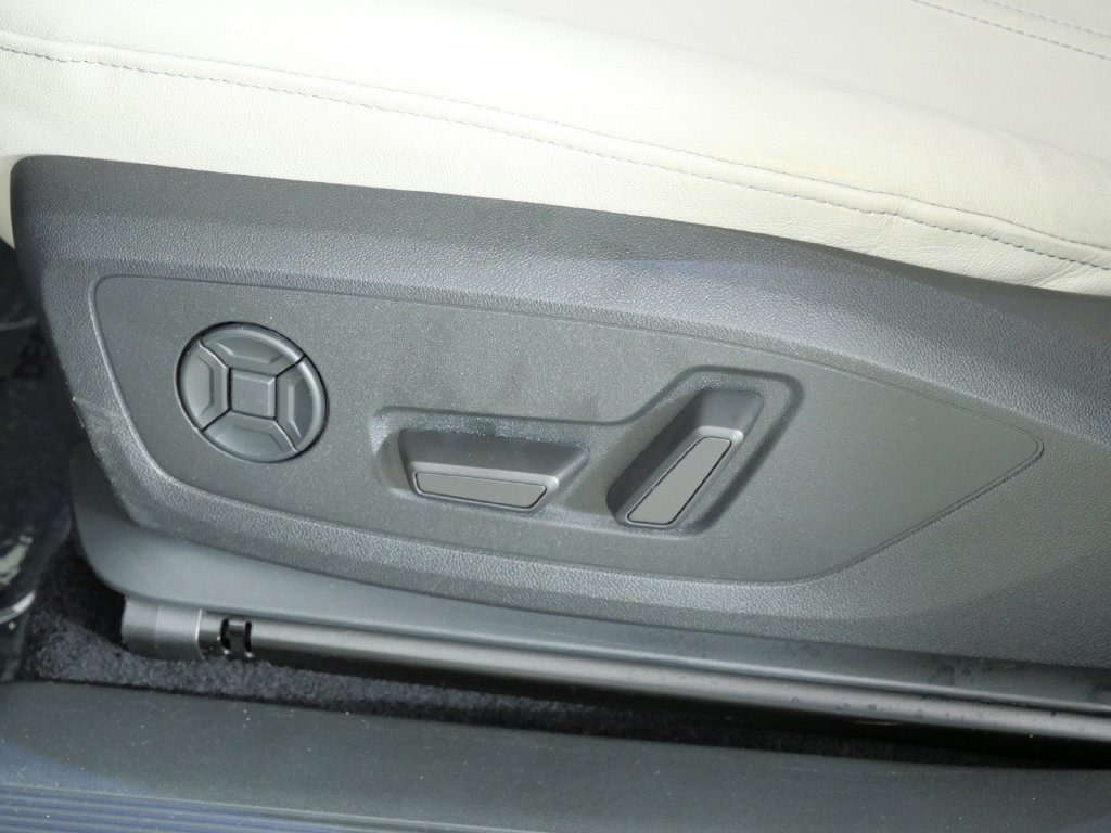 Thumbnail: 2024 Audi Q4 e-tron - 41