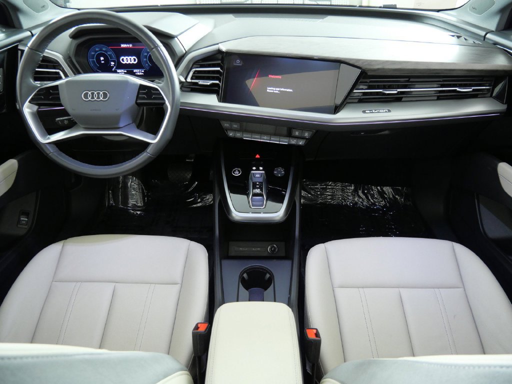 Thumbnail: 2024 Audi Q4 e-tron - 2