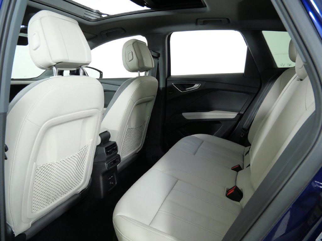 Thumbnail: 2024 Audi Q4 e-tron - 34