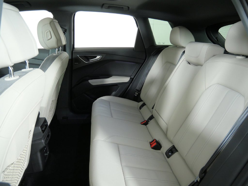Thumbnail: 2024 Audi Q4 e-tron - 35