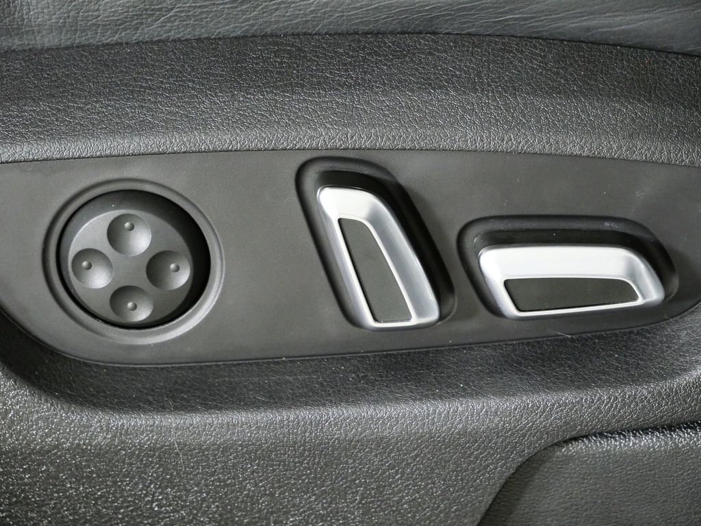Thumbnail: 2015 Audi Q7 - 29