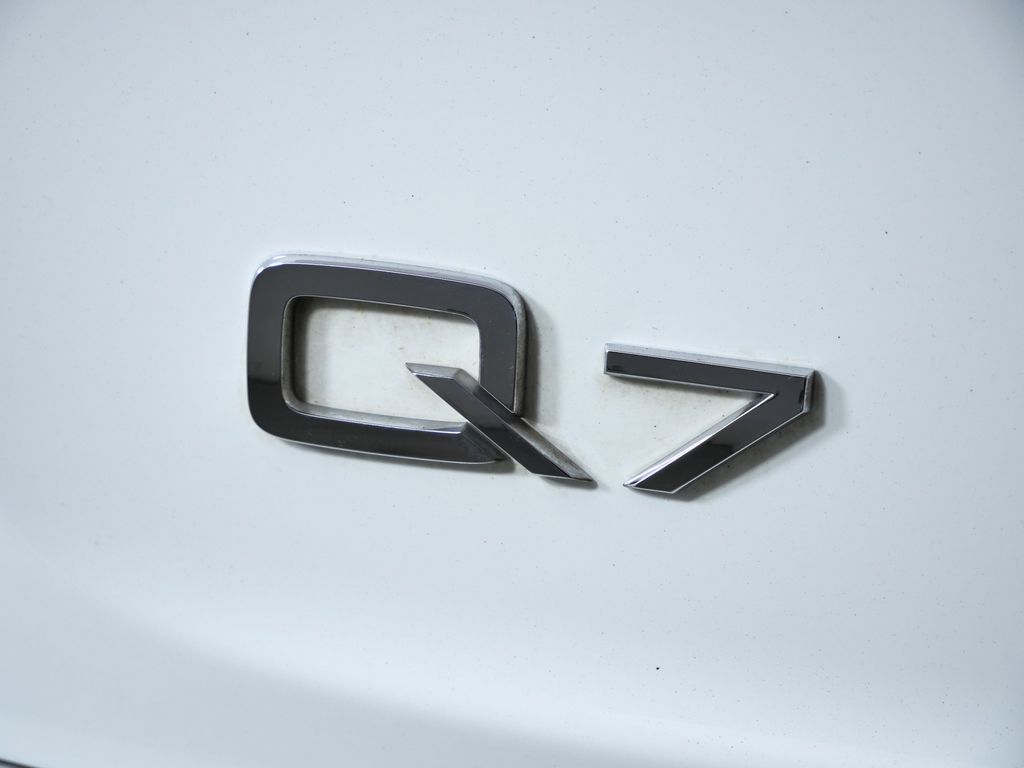 Thumbnail: 2015 Audi Q7 - 23