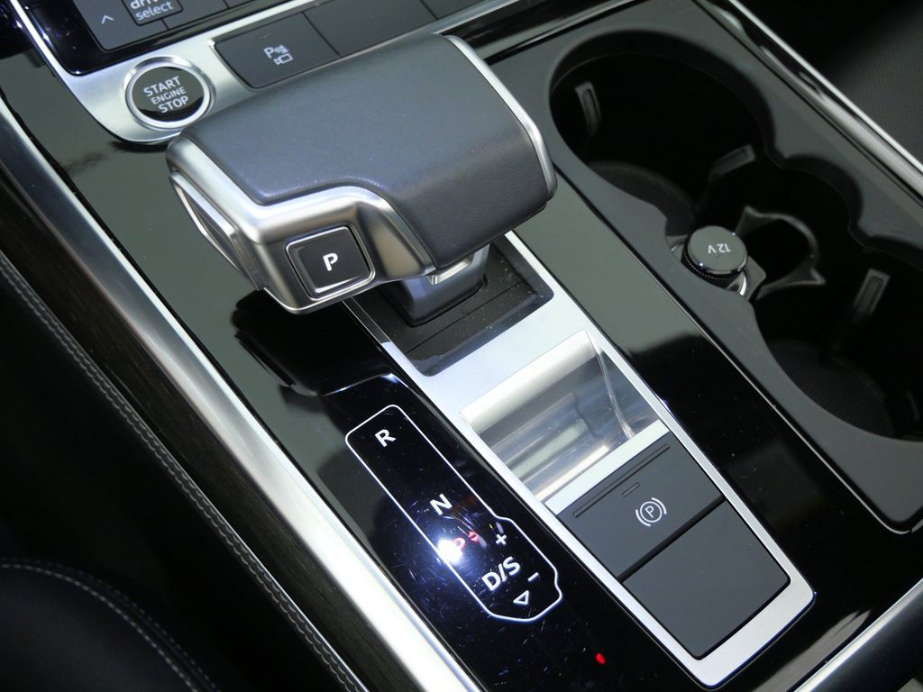 Thumbnail: 2025 Audi Q7 - 13