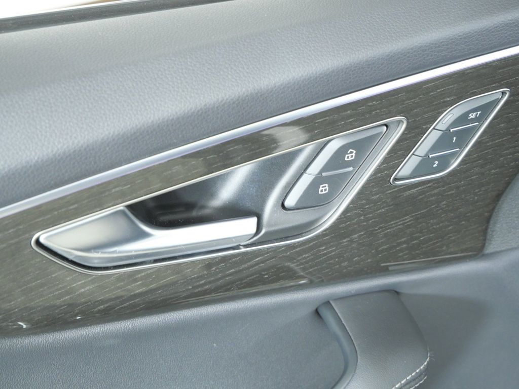 Thumbnail: 2025 Audi Q7 - 40