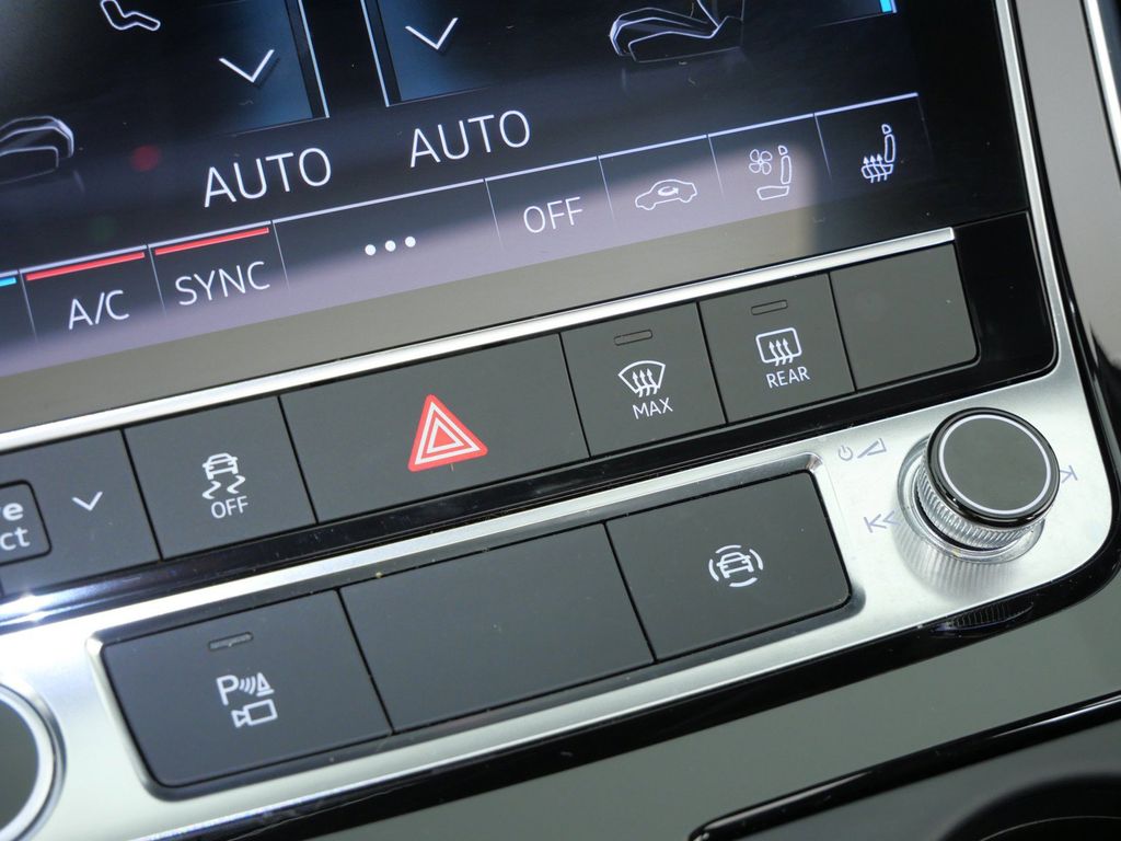 Thumbnail: 2025 Audi Q7 - 50