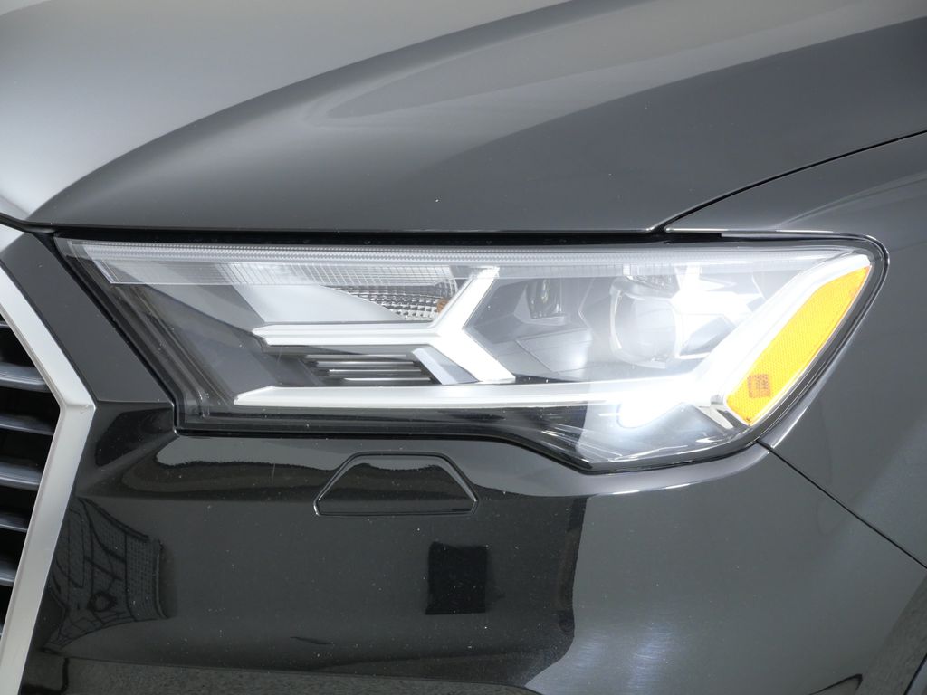 Thumbnail: 2022 Audi Q7 - 17