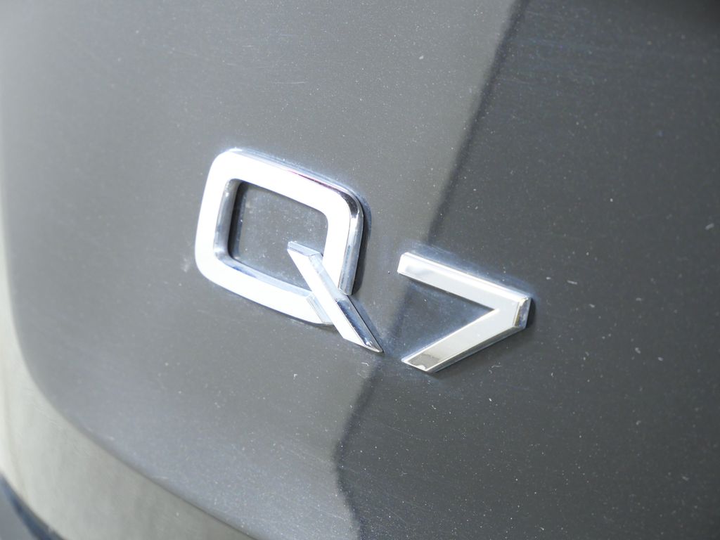 Thumbnail: 2022 Audi Q7 - 16