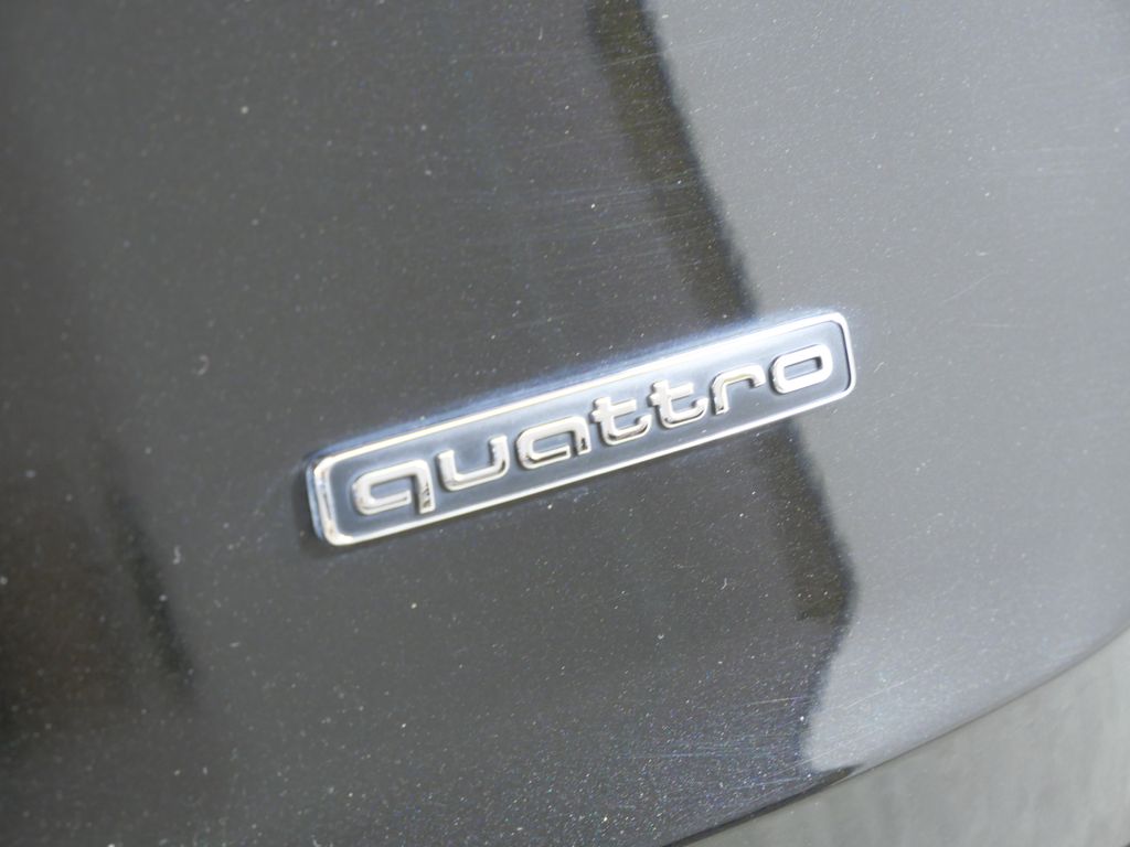 Thumbnail: 2022 Audi Q7 - 22