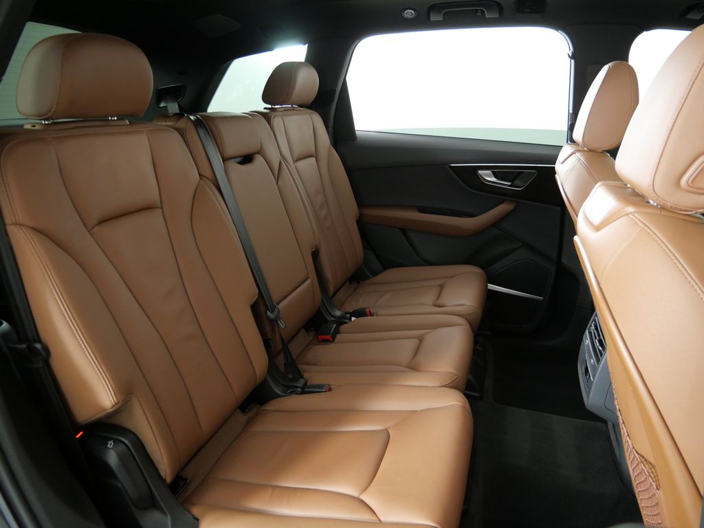 Thumbnail: 2022 Audi Q7 - 30