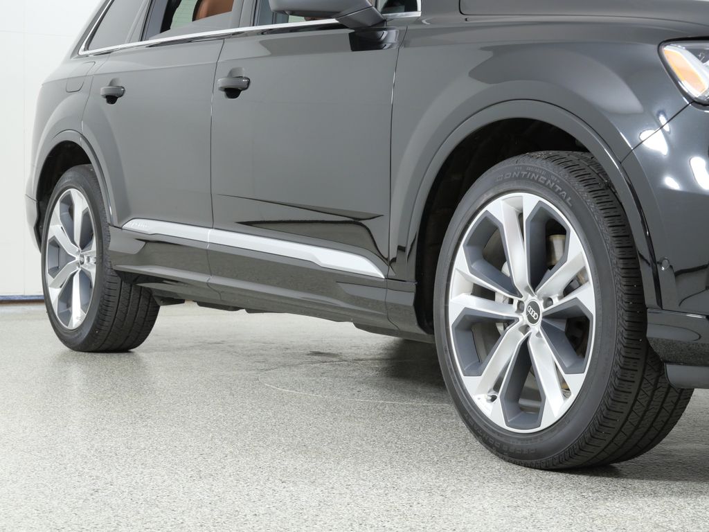 Thumbnail: 2022 Audi Q7 - 8