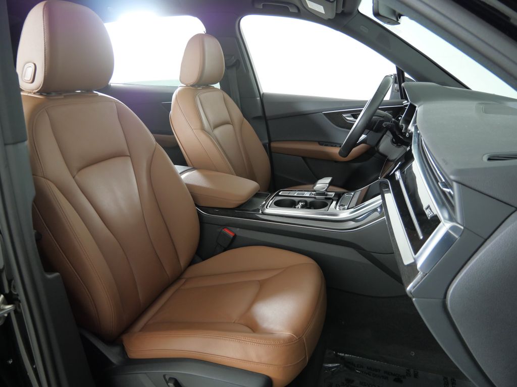 Thumbnail: 2022 Audi Q7 - 10