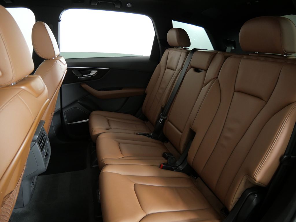 Thumbnail: 2022 Audi Q7 - 34