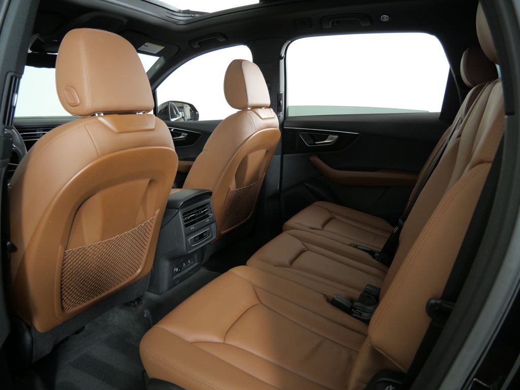 Thumbnail: 2022 Audi Q7 - 33