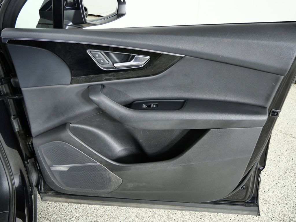 Thumbnail: 2019 Audi Q7 - 27