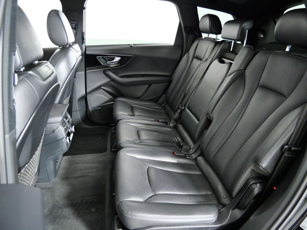 Thumbnail: 2019 Audi Q7 - 33