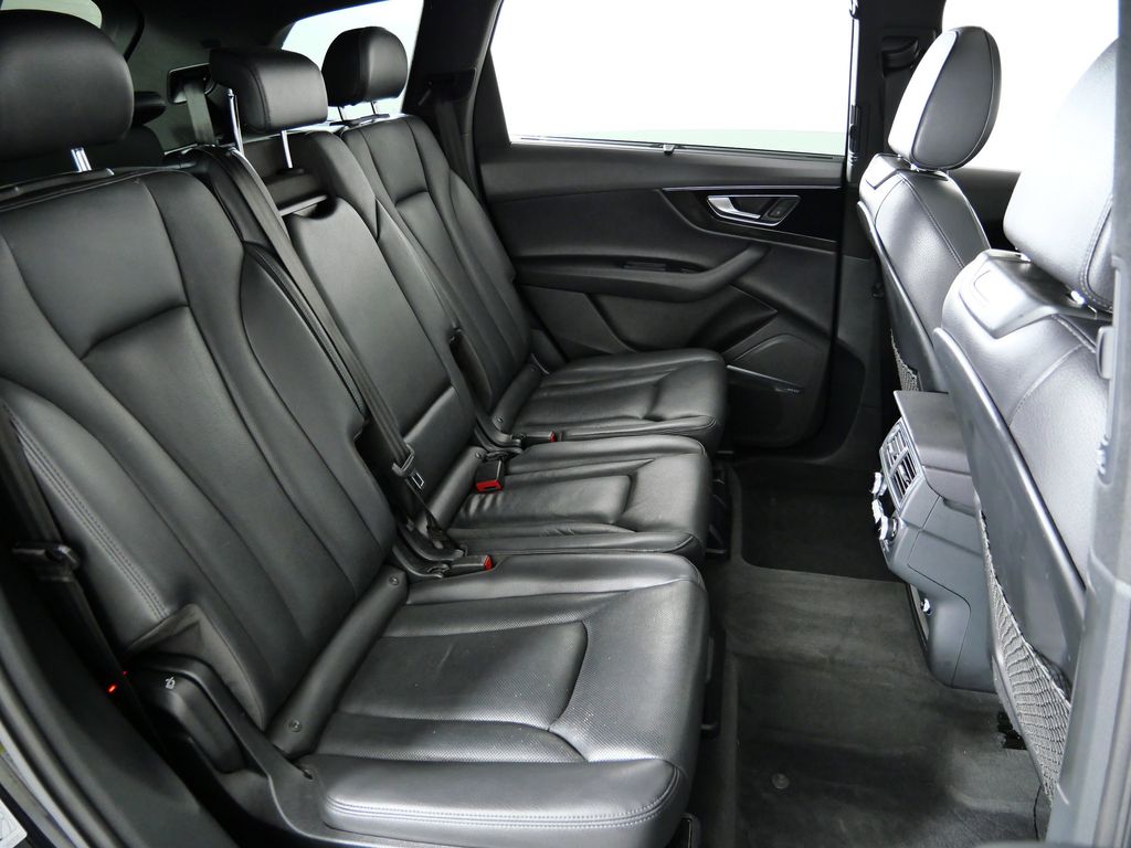 Thumbnail: 2019 Audi Q7 - 30