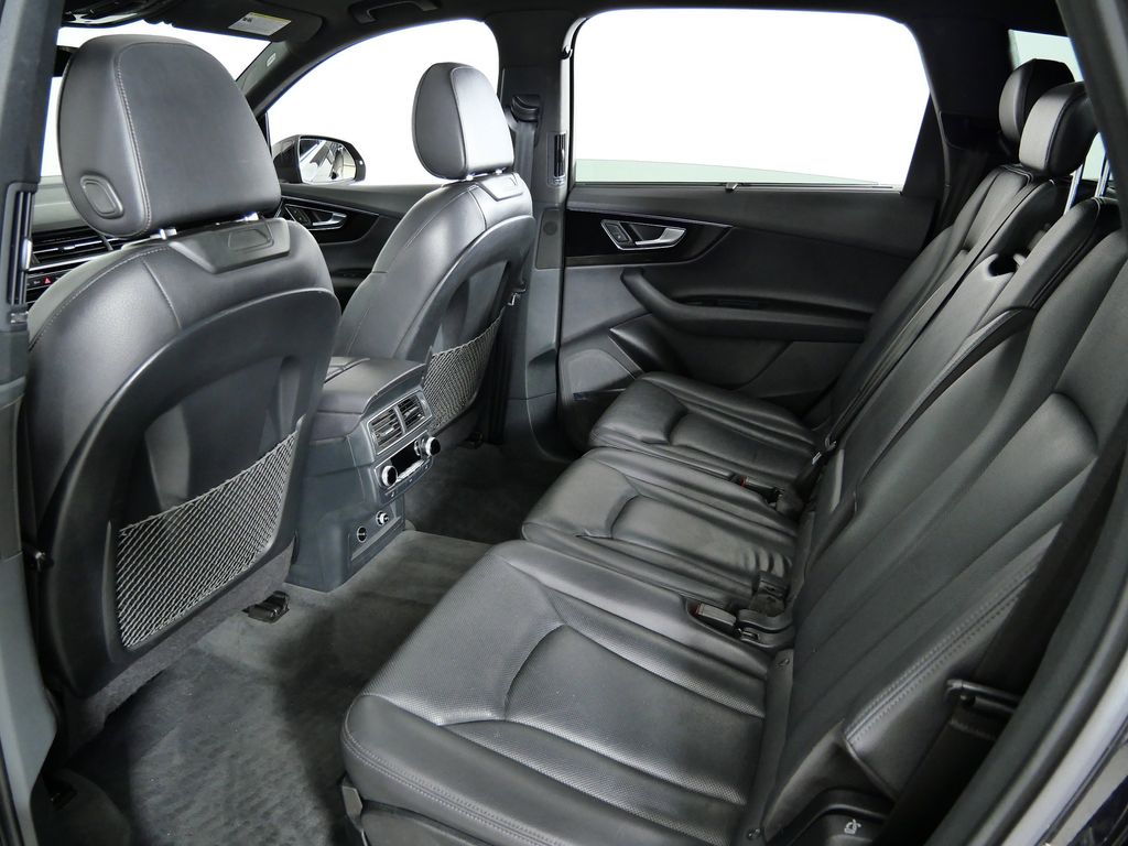 Thumbnail: 2019 Audi Q7 - 32