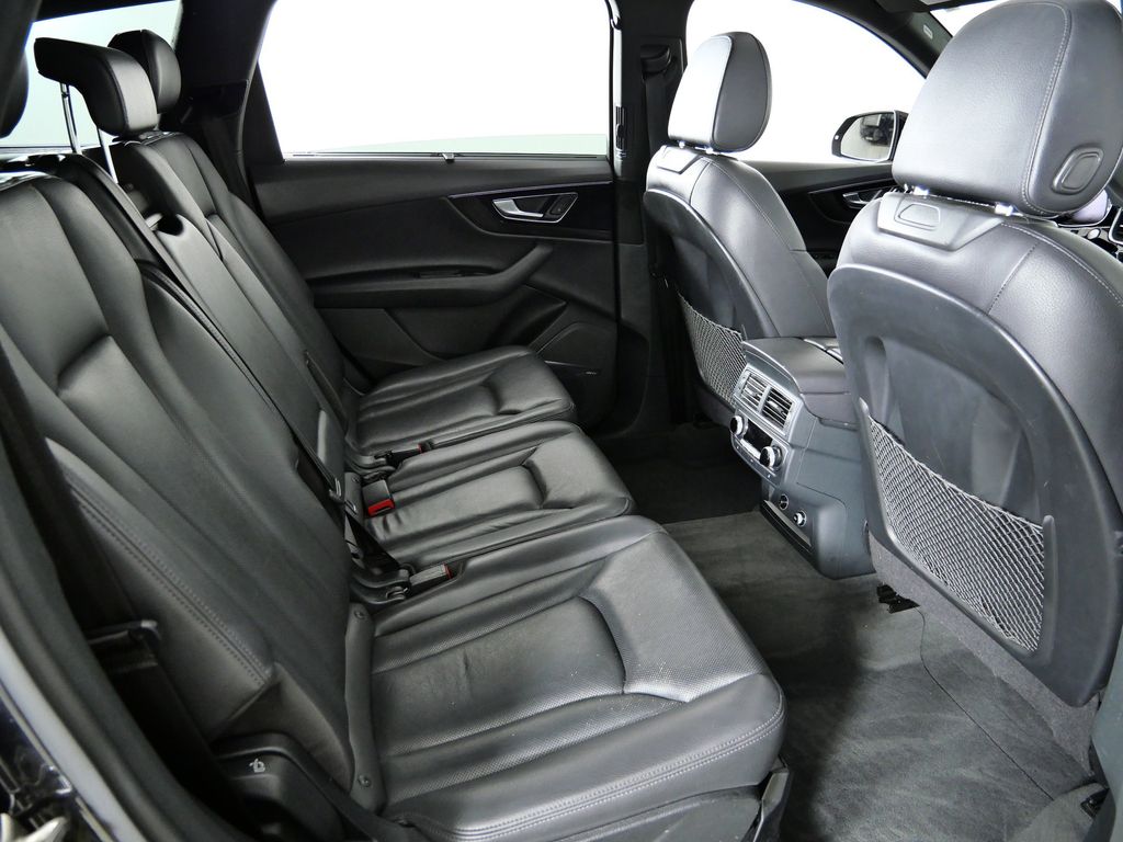 Thumbnail: 2019 Audi Q7 - 11