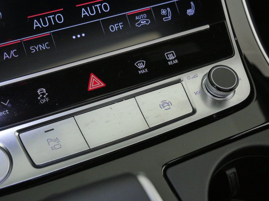 Thumbnail: 2020 Audi Q7 - 46